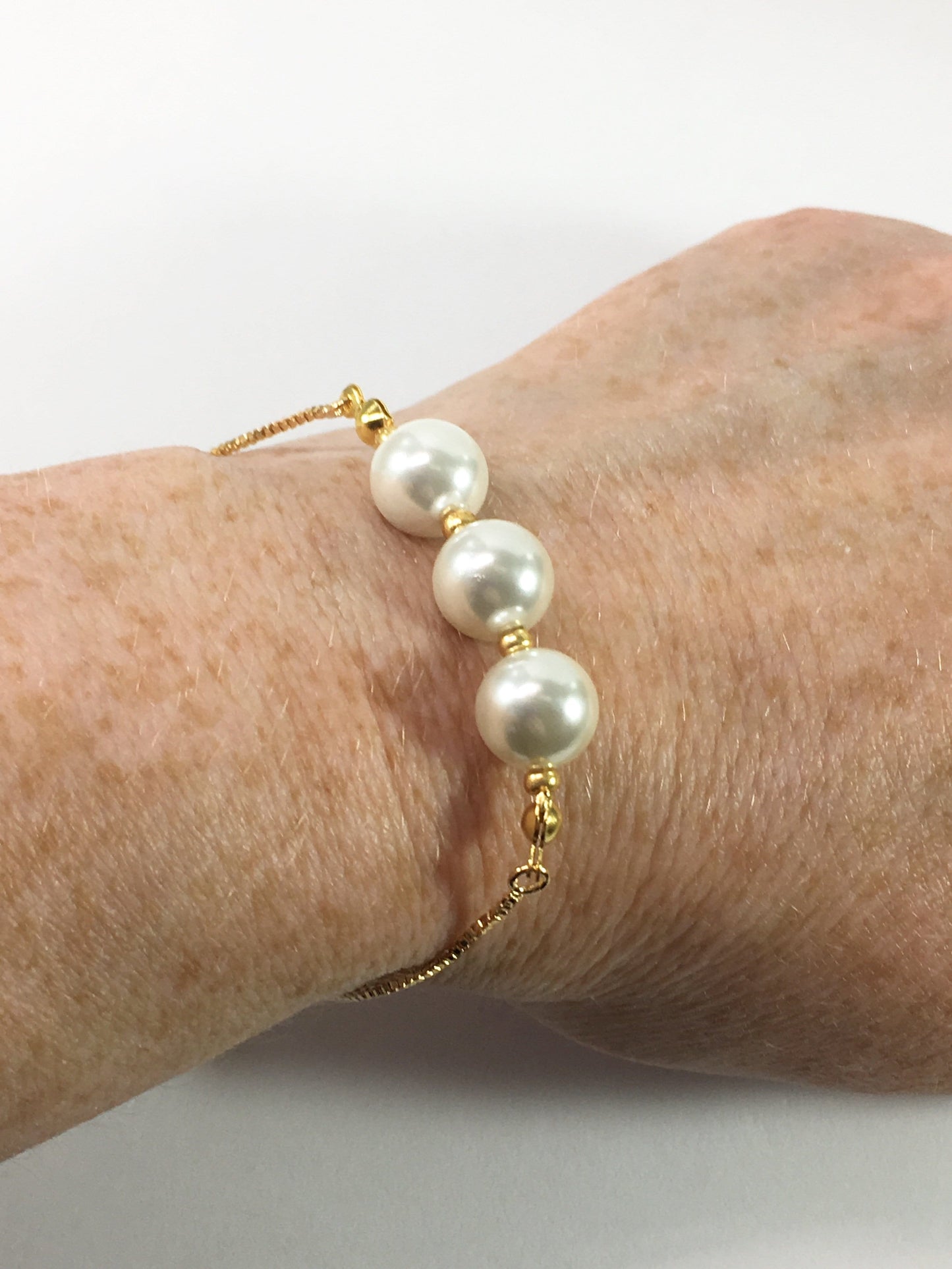 Bracelet White Shell Pearl Slider Bracelet Jewelz Galore White Shell Pearl Slider Bracelet | Jewelz Galore | Handmade Jewellery