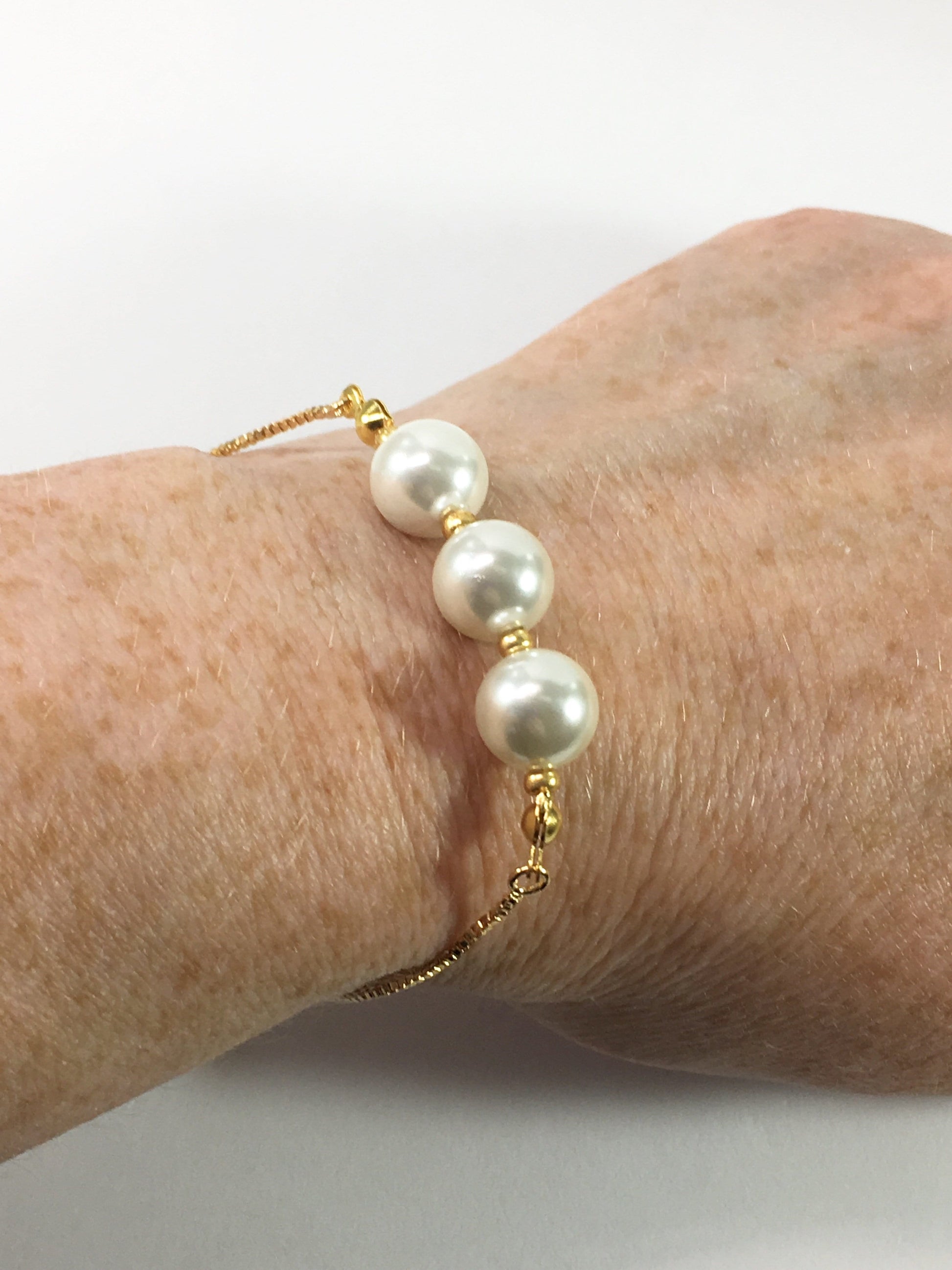 Bracelet White Shell Pearl Slider Bracelet Jewelz Galore White Shell Pearl Slider Bracelet | Jewelz Galore | Handmade Jewellery