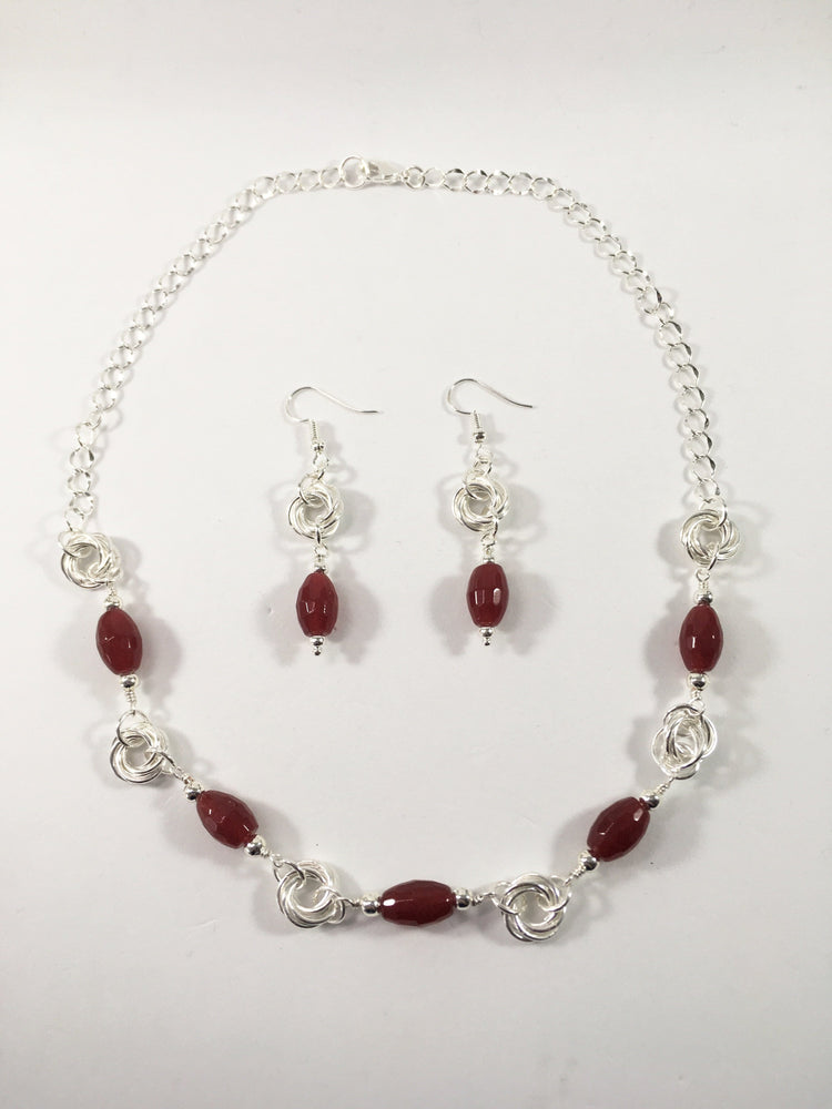 Red Quartz Möbius Set