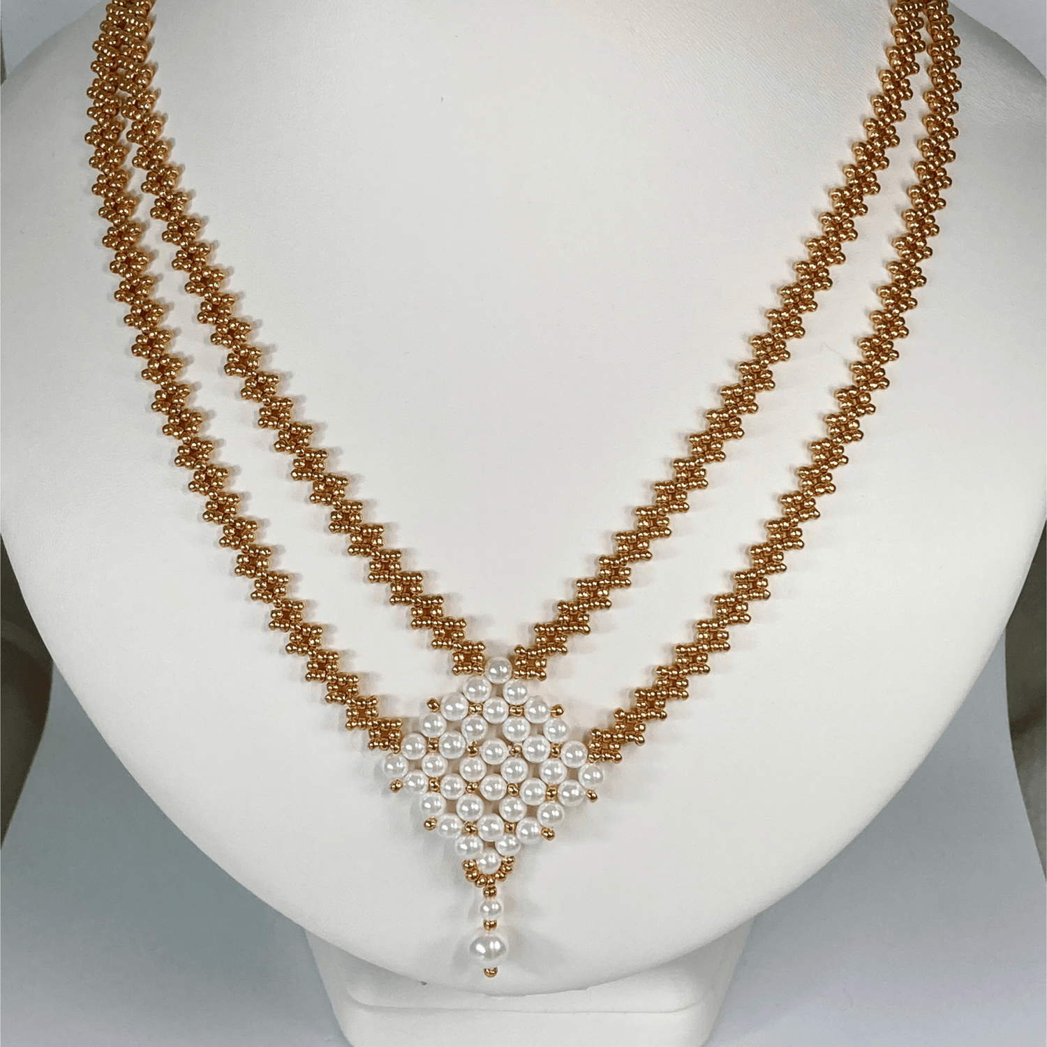 Handmade White Shell Pearl Beaded Bridal Necklace